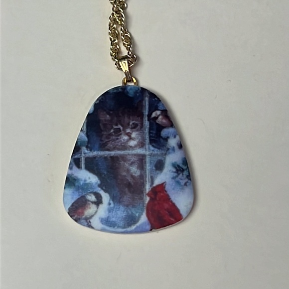 Rounded Triangular Cat Looking Out Window Pendant Necklace - Picture 4 of 13